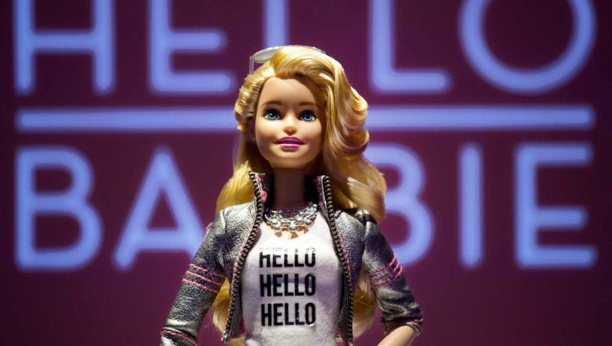 elkaar Sneeuwwitje Bewusteloos De nieuwe Barbie praat terug | De Volkskrant