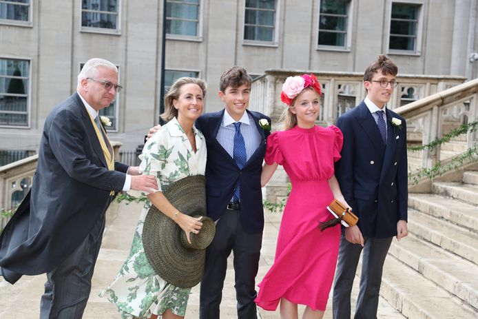 Prinses Claire en prins Laurent brachten hun kinderen, dochter Louise en tweelingzonen Aymeric en Nicolas, mee.