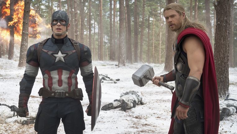 Chris Evans als Captain America (L) en Chris Hemsworth als Thor (R) Beeld Jay Maidment
