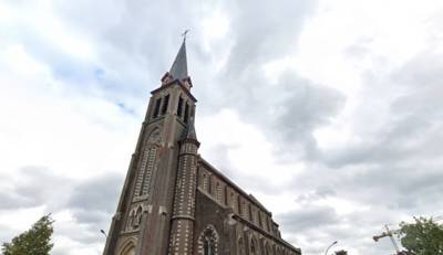 Kerkklok loopt al dagen anderhalf uur achter: “Menselijke fout tijdens begrafenisdienst”