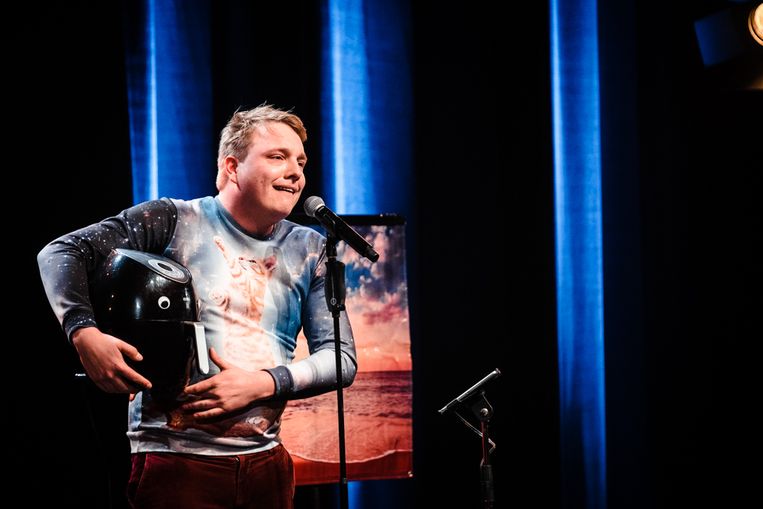 Charles Le Riche tijdens de finale van Humo's Comedy Cup 2021 Beeld Wouter Van Vaerenbergh