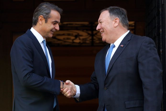 De Griekse premier Kyriakos Mitsotakis (l) en de Amerikaanse minister van Buitenlandse Zaken Mike Pompeo (r) vandaag in Athene.