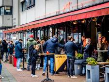 Blije winkeliers en vrolijke klanten van de ‘illegaal’ geopende horeca in de regio