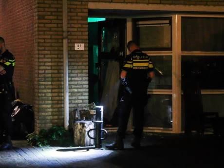 Vruchteloze politie-inval in woning Apeldoorn: vogel blijkt gevlogen