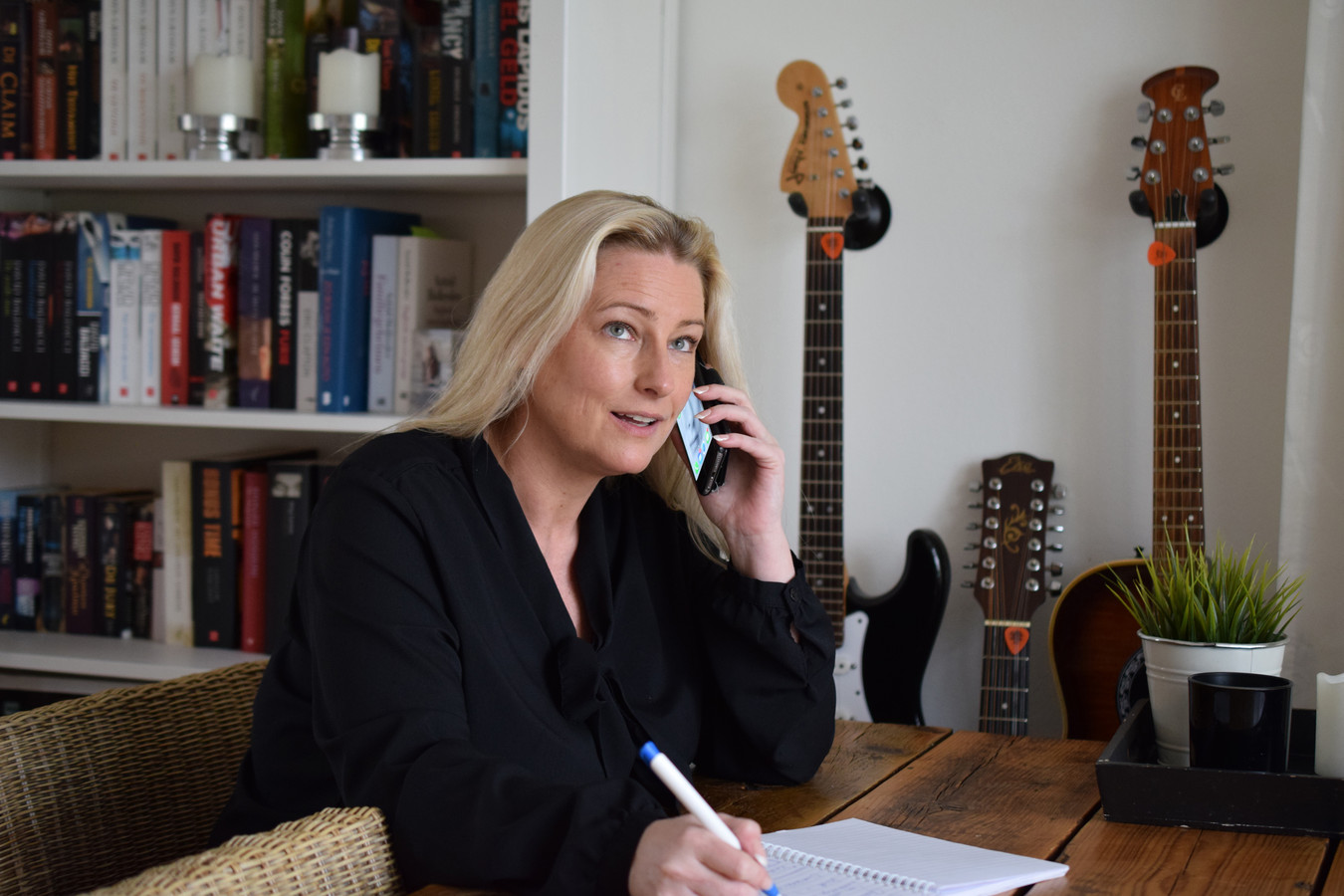 Initiatief van Hulst voor Elkaar tegen eenzaamheid in coronatijd Bel