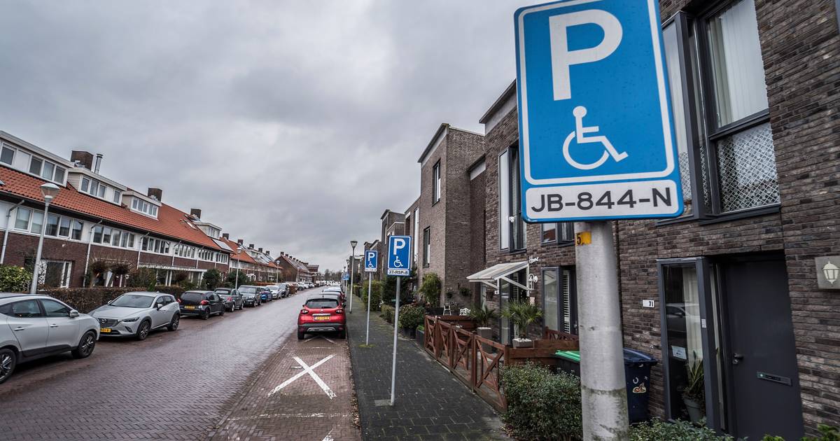 Ongeloof over enorme prijsverschillen gehandicaptenparkeerkaart ‘Dit