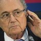 Blatter hekelt UEFA-leiders: "Ze zijn te laf om het zelf te doen"