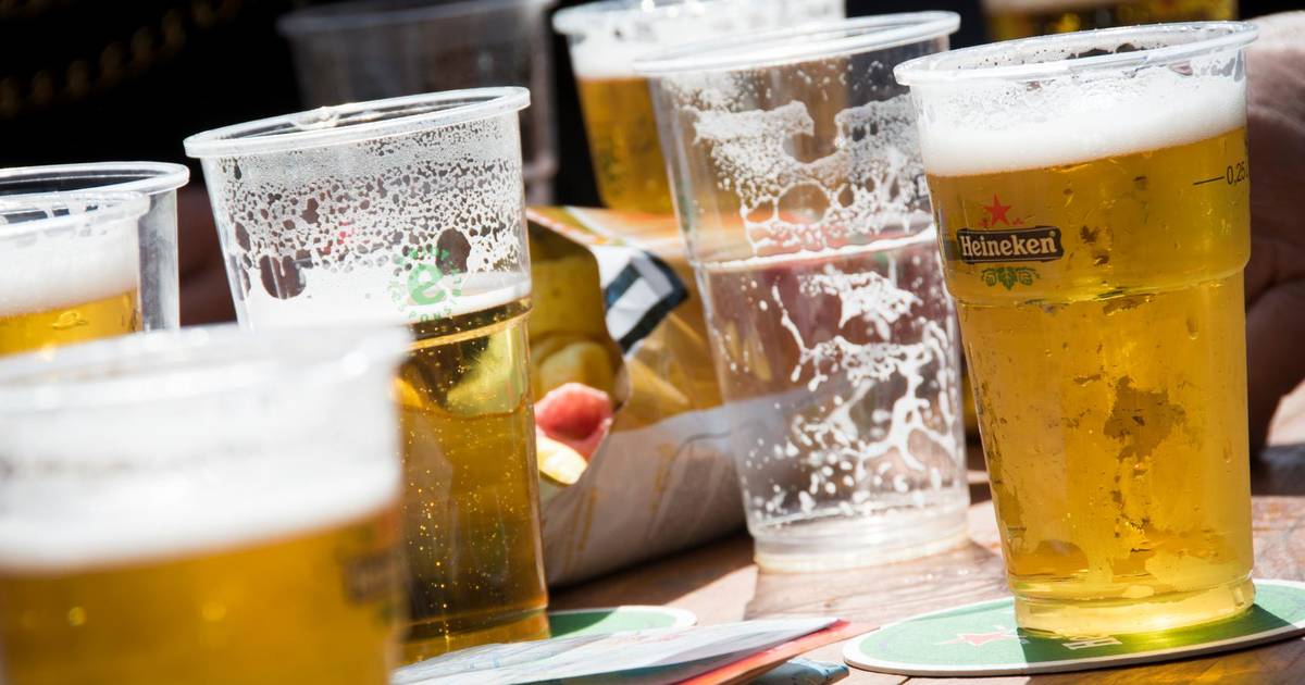 Fervent In detail Heerlijk Plan voor hardplastic bekers tijdens Oeteldonk ligt klaar, want bier  verdient geen wegwerpbeker | Stadsgezicht Den Bosch | bd.nl