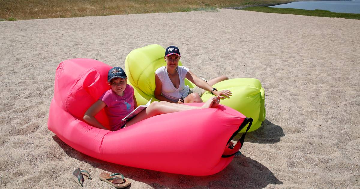Weg van drukte op strand in Hoofdplaat