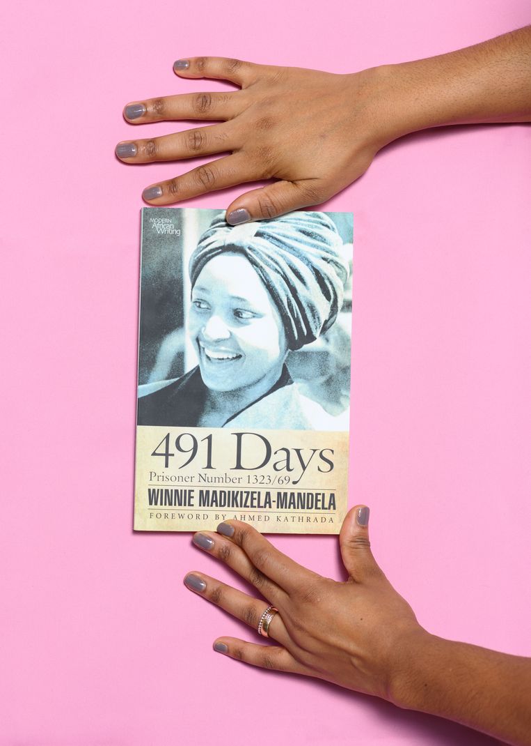Joy Wielkens en Ntjam Rosie putten onder meer inspiratie uit Winnie Mandela’s ‘491 Days’.  Beeld Els Zweerink