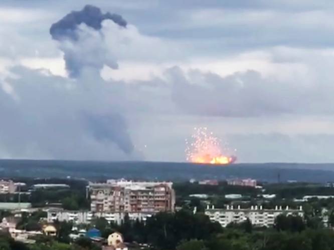 Grote evacuatie na explosies in munitieopslag Siberië