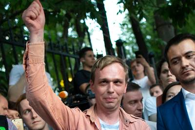 Russische journalist vrijgelaten: ‘In de cel at hij niks, uit angst dat de politie drugs in zijn eten zou doen’