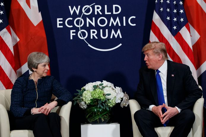 De Amerikaanse president Donald Trump (rechts) met zijn Britse ambtsgenote premier Theresa May.