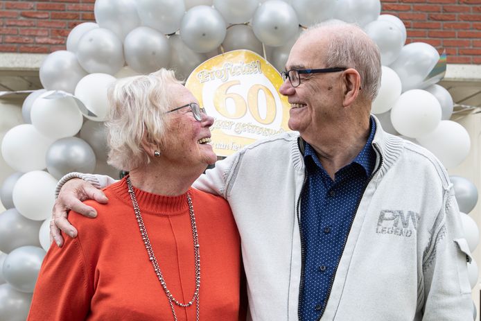 Jaap en Dicky Thalen trouwden zestig jaar geleden op een regenachtige, bijna stormachtige dag.