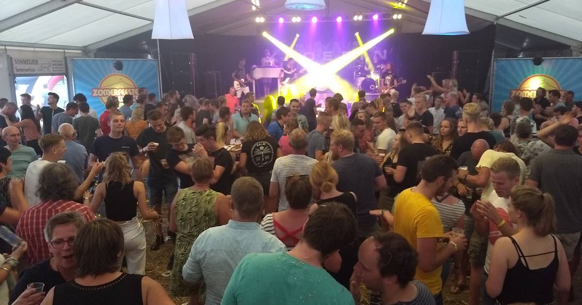 Zanger Stef Ekkel sluit Zomerfeesten in Wesepe af