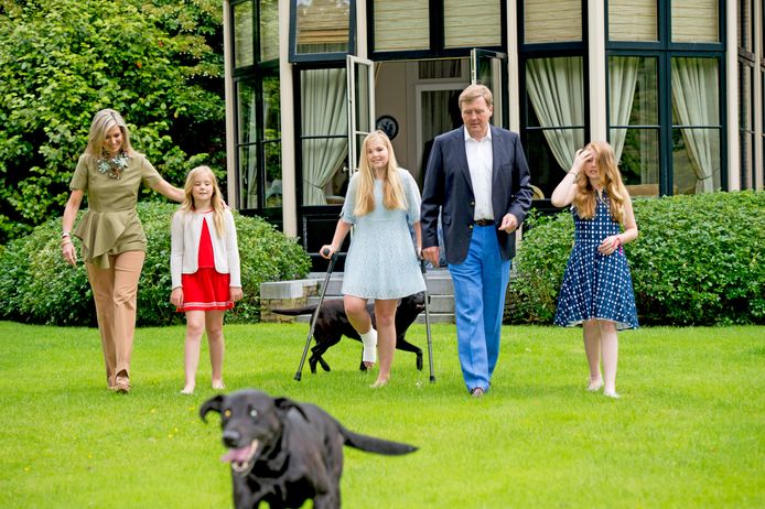 De koninklijke familie tijdens de fotosessie op landgoed De Horsten, in 2016.
