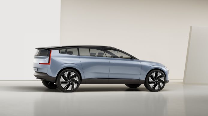 Volvo Concept Recharge.