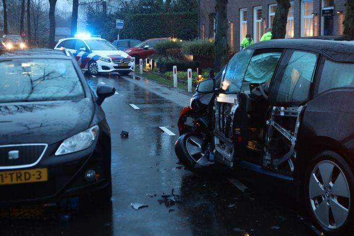 Ravage na ongeval met meerdere voertuigen op Gemondseweg in Gemonde.