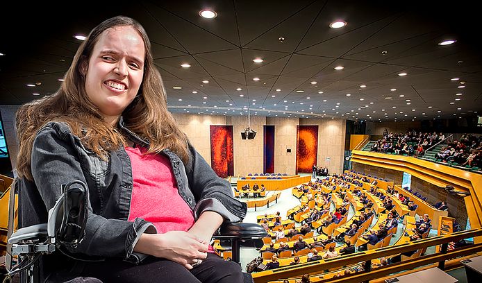 Noortje van Lith in Den Haag voor debat over loondispensatie in Tweede Kamer.