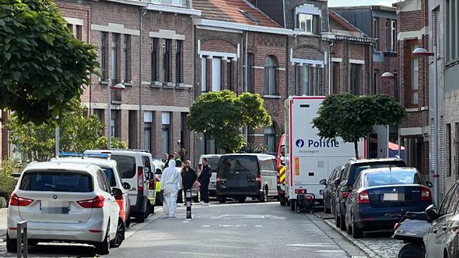 Tiental huiszoekingen naar voorbereiding van terroristische aanslag: “Groot aantal wapens in beslag genomen”