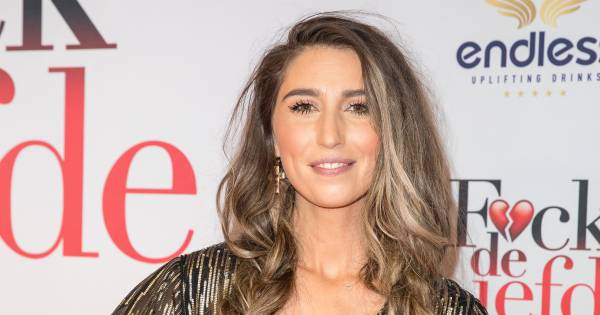 Xelly Cabau Geeft Inkijkje In Nieuw Huis En Romee Geeft Zich Bloot