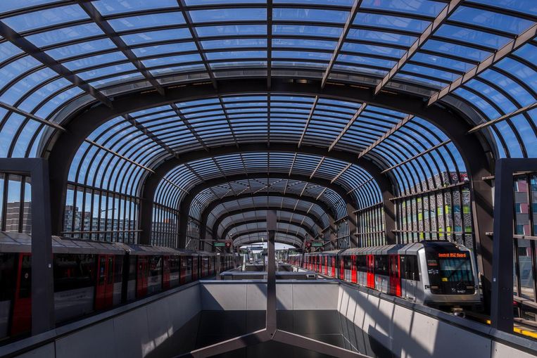 Veel buslijnen uit de polder en uit Noord stoppen straks bij station Noord of Noorderpark en rijden niet meer door naar CS. Beeld Rink Hof