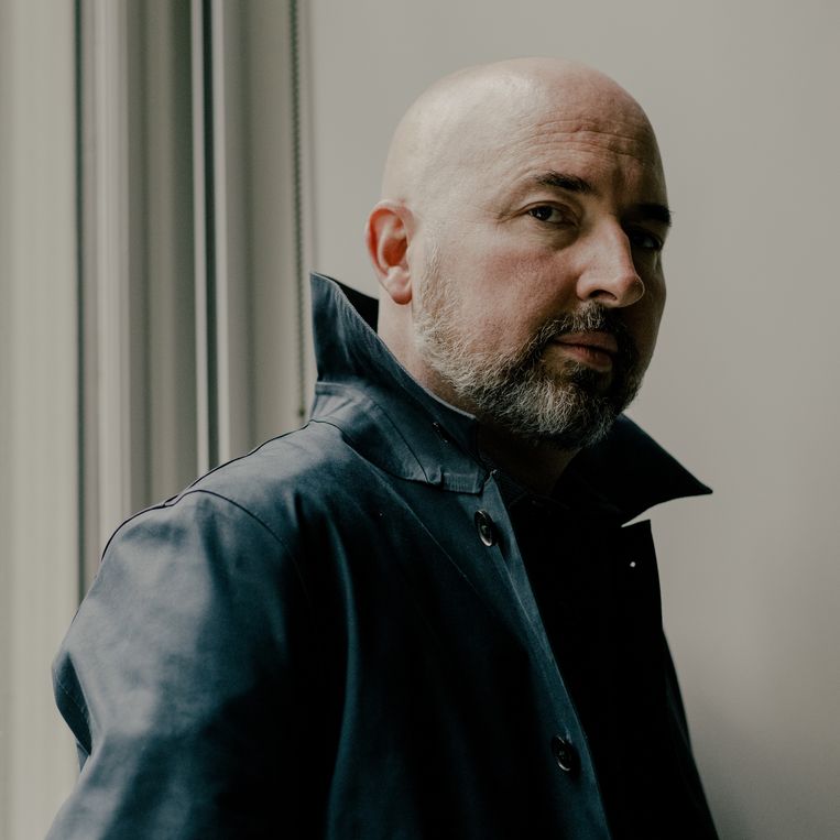 Douglas Stuart : ‘Mannen die in Glasgow niet hevig dronken, vochten en vrouwen misbruikten, waren toch een beetje raar.’ Beeld NYT/DANIEL DORSA