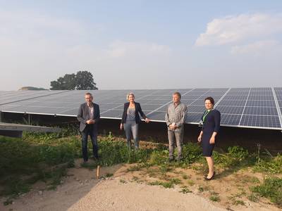 Wijnboer vervangt schuren voor zonnepanelen: ‘De geur van varkens komt niet meer overwaaien’