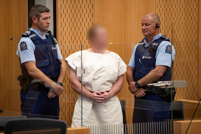 Brenton Tarrant (midden) in de rechtbank van Christchurch vorig jaar.