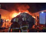 Grote brand bij afvalverwerker in Genemuiden