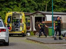 Man in been geschoten op woonwagenkamp in Bavel, verdachte geboeid afgevoerd