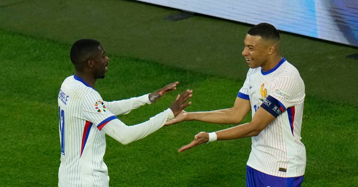 Frankrijk boekt nipte zege op Oostenrijk in poule Oranje, maar ziet Kylian Mbappé uitvallen na botsing.