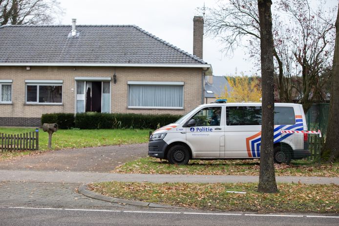 De cannabisplantage werd ontdekt in Zutendaal aan de Kempenseweg.