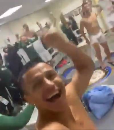 Inter-spelers vieren de nakende titel: feest barst los in de kleedkamer