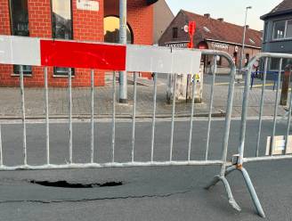 Verzakking op hoek Dreef en Kleine Steenstraat