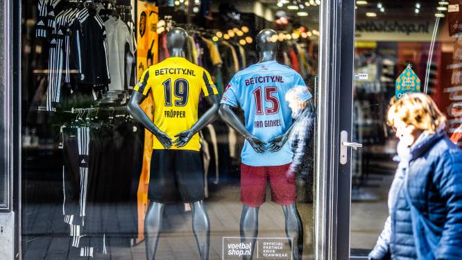 ‘Een sieraad valt weg’. Aanhangers Vitesse in mineur over zware blessure ‘verloren zoon’ Davy Pröpper