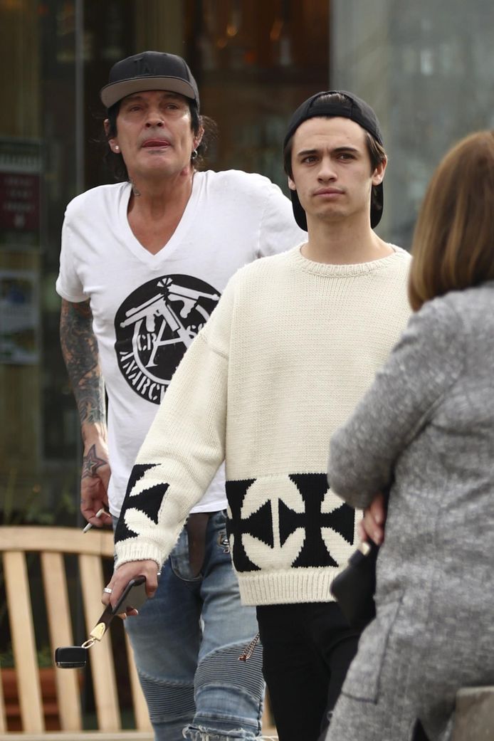 томми ли дети. памела андерсон и томми ли дети. томми ли и памела дети. томми ли дети. сын памелы андерсон и томми ли.