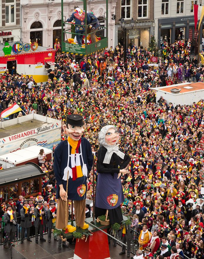 Extra nachtritten met de bus in Den Bosch en Tilburg tijdens carnaval