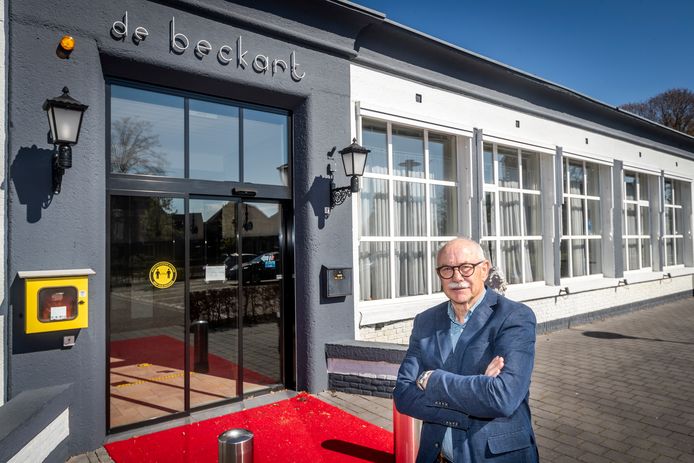 Voorzitter Ad Maas bij ontmoetingscentrum de Beckart in Nijnsel.