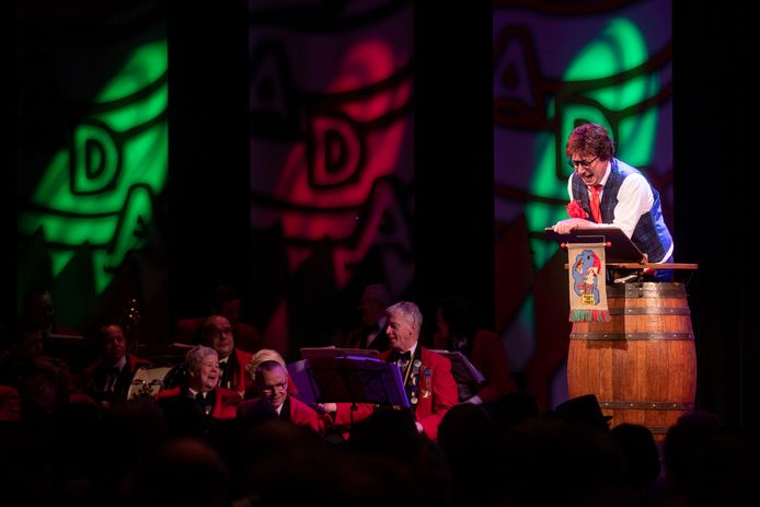 Boy Jansen uit Budel won met zijn typetje De Getuige de tweede prijs.