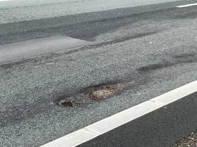 Slecht asfalt op A58 bij Gilze: rijstrook richting Tilburg vanavond dicht