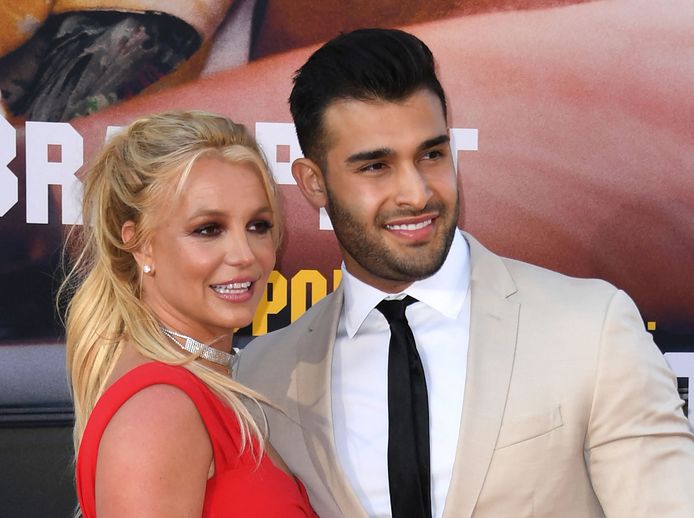 Britney Spears (links) en  Sam Asghari.