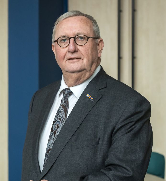 Jan Schrijen was eerder burgemeester van Venlo, gedeputeerde en dijkgraaf.