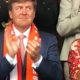 Willem-Alexander en Máxima enthousiast in voetbalstadion