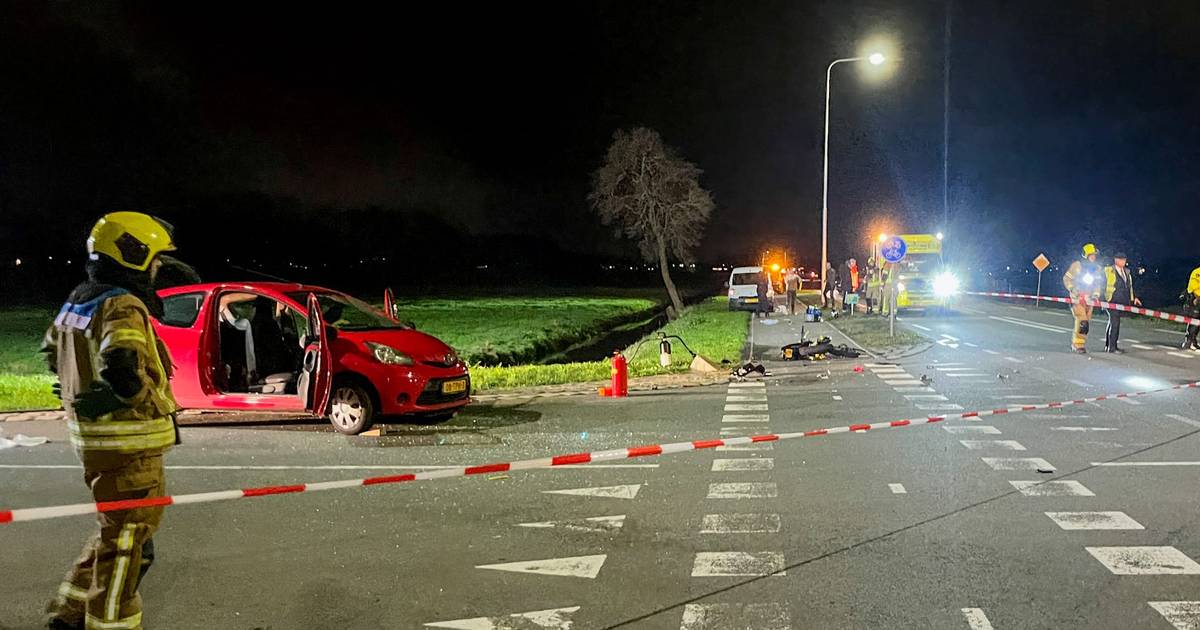 Scooterrijder zwaargewond bij botsing met auto in Bleskensgraaf: ook inzittende auto naar ziekenhuis