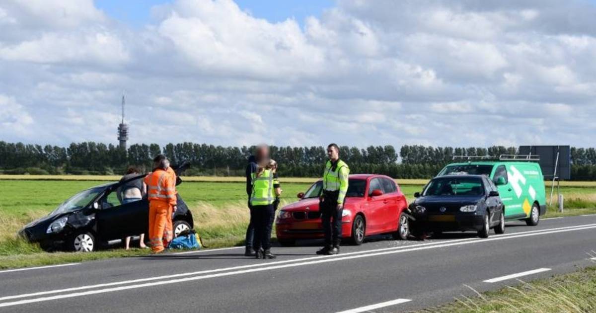 Kettingbotsing in de spits op Deltaweg bij Wilhelminadorp: lange files.