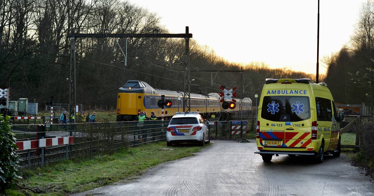 Treinverkeer tussen Apeldoorn en Amersfoort stil wegens aanrijding.