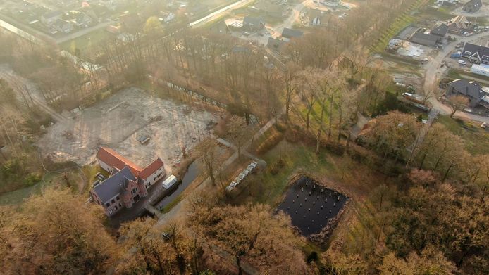 Uit eten gaan in voormalige Roze Kasteel van het Land van Ooit is ...