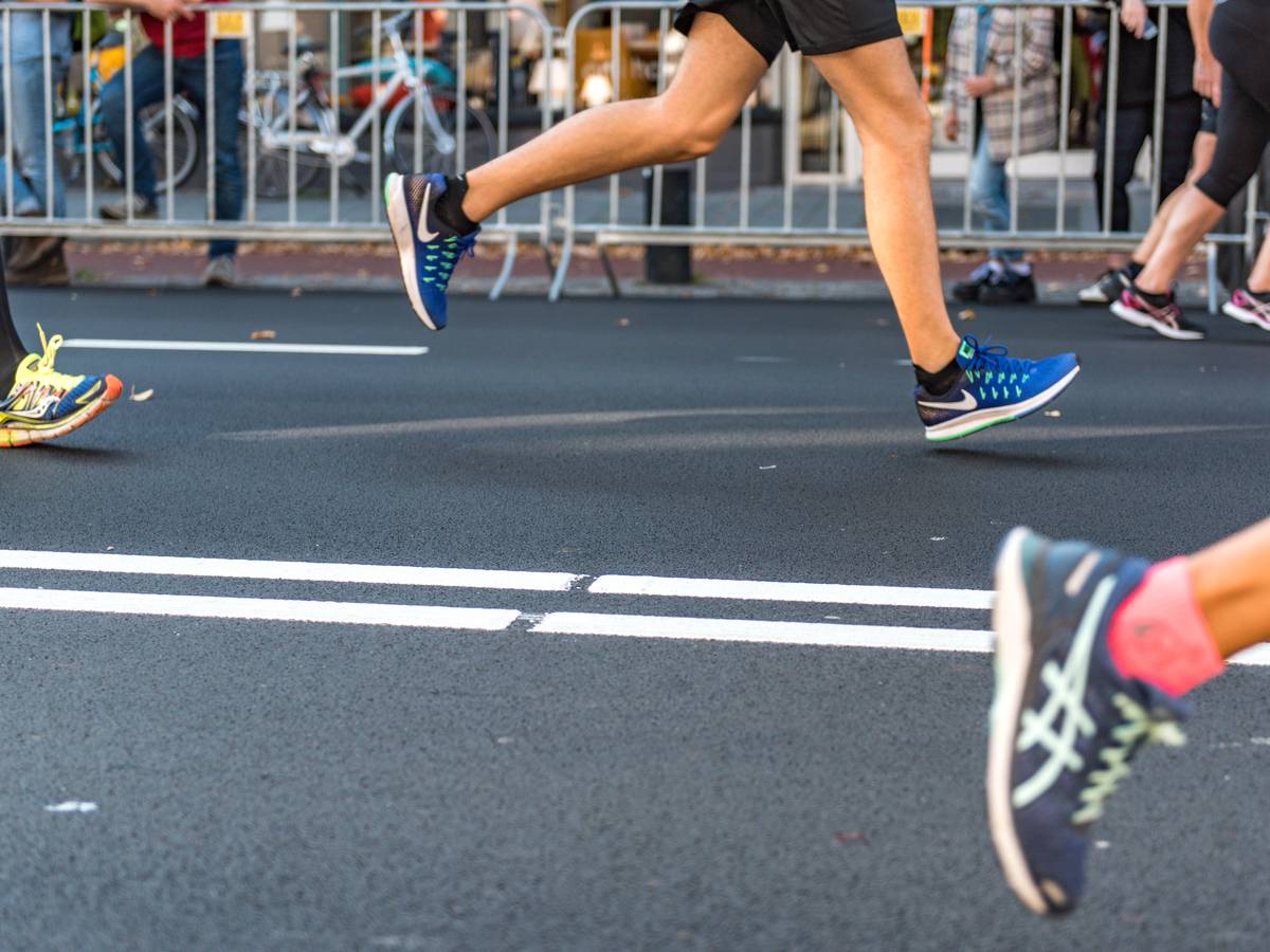 Van de 41 leden van de hardloopclub loopt niemand meer op Nike waarom het bedrijf het moeilijk heeft Binnenland AD