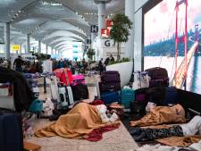Martine zat 24 uur lang ingesneeuwd op luchthaven Istanboel, en is nog niet weg